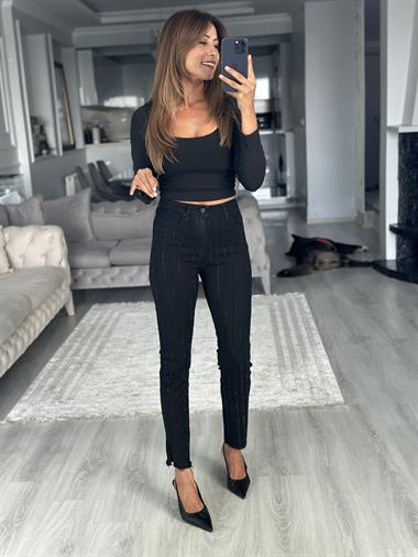 Siyah Uzun Kol Yanları Büzgülü U Yaka Kadın Body