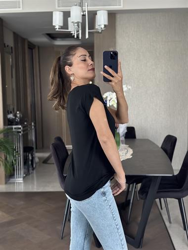 Siyah V Yaka Kısa Yarasa Kol Basic Kadın T-Shirt