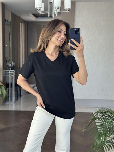 Siyah V Yaka MD Model Kadın T-Shirt