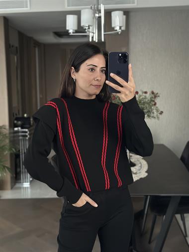 Siyah Vatka Görünümlü Şerit Detay Triko Kadın Kazak