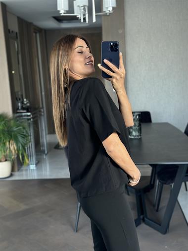 Siyah Vatkalı Basic Kısa Kol Kadın T-shirt