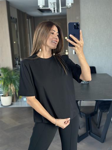 Siyah Vatkalı Basic Kısa Kol Kadın T-shirt