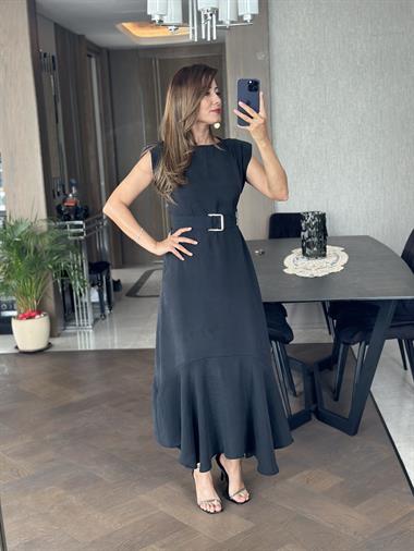 Siyah Vatkalı Kemerli Eteği Volanlı Bisiklet Yaka Kadın Elbise 