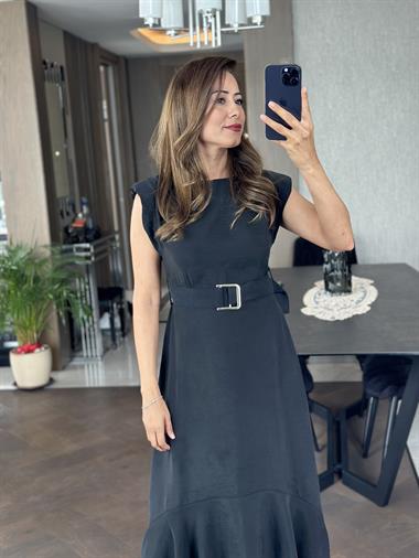 Siyah Vatkalı Kemerli Eteği Volanlı Bisiklet Yaka Kadın Elbise 