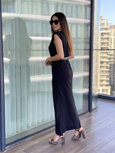 Siyah Vatkalı Maksi Boy Penye Elbise