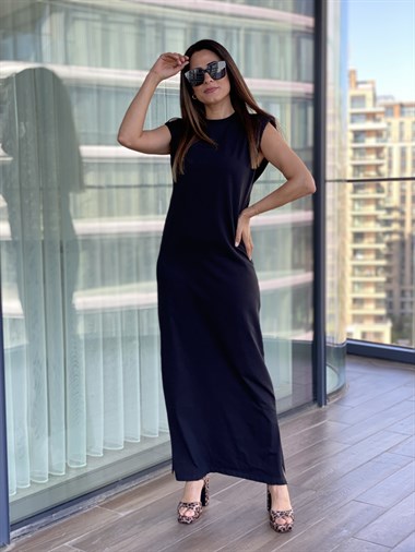 Siyah Vatkalı Maksi Boy Penye Elbise