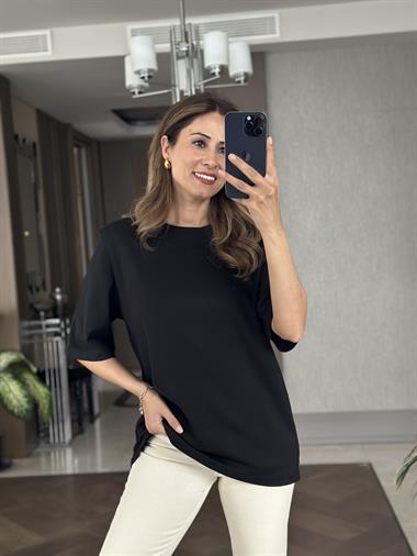 Siyah Vatkalı Oversize Mass Model Bisiklet Yaka Kısa Kol Kadın T-Shirt