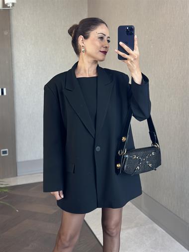 Siyah Vatkalı Tek Düğmeli Oversize Kadın Ceket