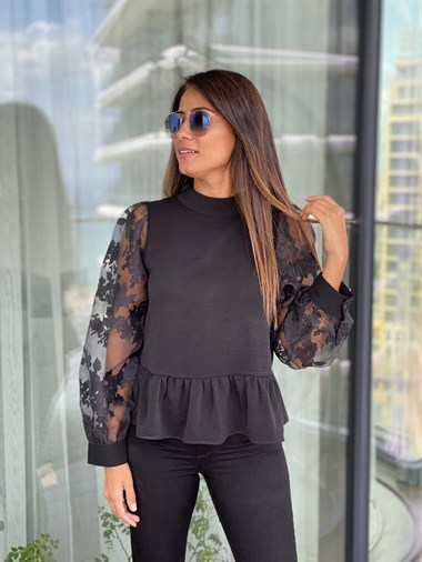 Siyah Volanlı Kolları Organze Bluz
