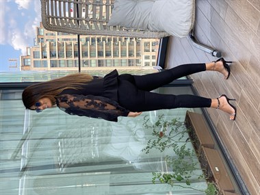 Siyah Volanlı Kolları Organze Bluz