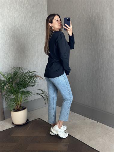 Siyah Yakası Beyaz Ribanalı Uzun Kollu Kadın T-Shirt