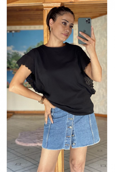 Siyah Yanı Fisto Detay T-Shirt