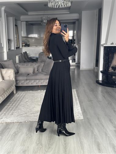 Siyah Yarım Balıkçı Kemerli Piliseli Midi Boy Kadın Elbise