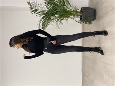 Siyah Yarım Boğazlı Yumoş Kadın Bluz