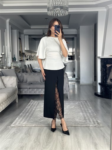Siyah Yırtmacı Dantelli Yandan Fermuarlı Midi Boy Kadın Etek