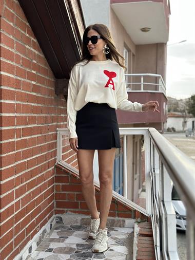 Siyah Yırtmaçlı Yandan Fermuarlı Kadın Şort Etek