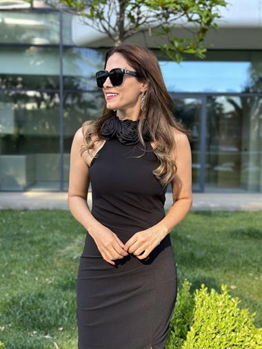Siyah Yüzücü Yaka Gül Detay Yırtmaçlı Kadın Elbise