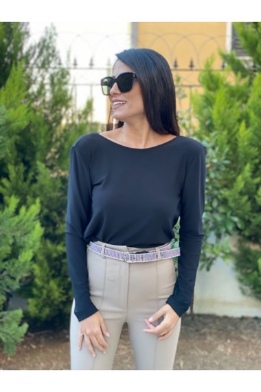 Siyah Zincirli Sırt Dekolteli Bluz