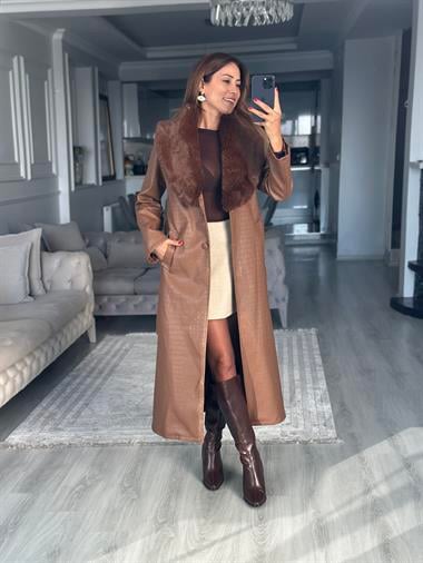 Taba Krokodil Desenli Yakası Kürklü Kadın Deri Kaban