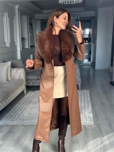 Taba Krokodil Desenli Yakası Kürklü Kadın Deri Kaban