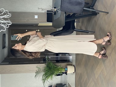 Taş Bel Pilili Kuşaklı Elbise