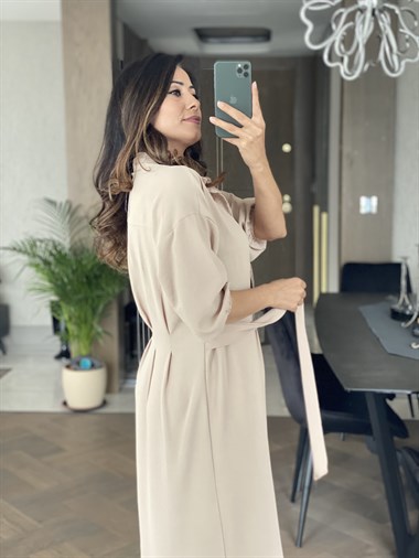 Taş Bel Pilili Kuşaklı Elbise