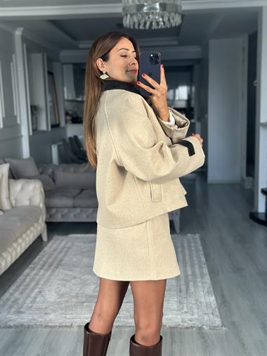 Taş Deri Yakalı Fermuarlı Kadın Kaşe Ceket