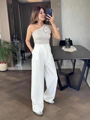 Taş Tek Omuz Çıkartılabilir Gül Aksesuarlı Kadın Bluz