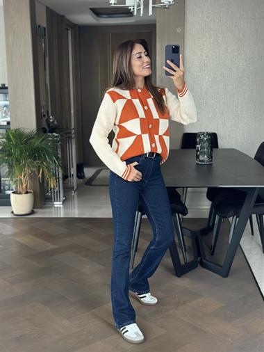 Turuncu Ekru Taş Düğmeli Kadın Triko Hırka