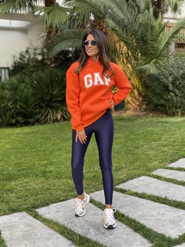 Turuncu Kapüşonlu Marka Baskılı Kadın Sweatshirt