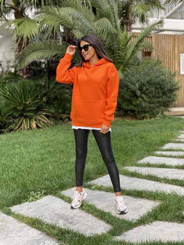 Turuncu Kapüşonlu Üç İplik Kanguru Cep Kadın Sweatshirt