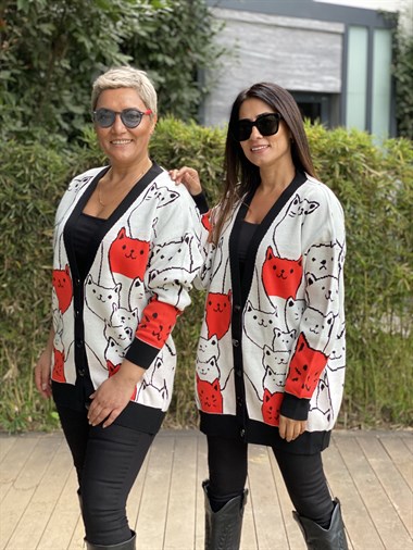 Turuncu Kedi Desenli Düğmeli Kadın Hırka