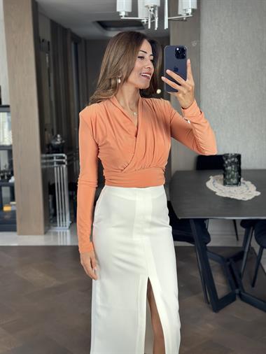 Turuncu Sandy Kumaş Vatkalı Kruvaze Yaka Kadın Bluz