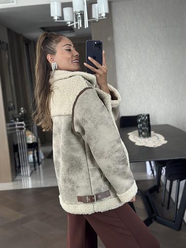 Vizon Biyeli Sırt Ters Detay Uzun Lamine Kadın Mont