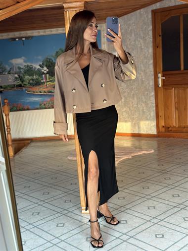 Vizon Kruvaze Yaka Dört Düğmeli Kısa Kadın Trençkot