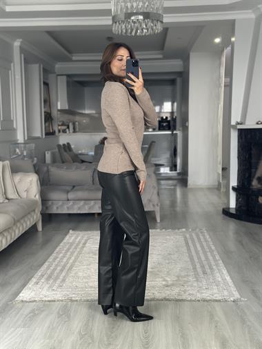 Vizon Kruvaze Yaka Yanı Büzgülü Kadın Triko Kazak