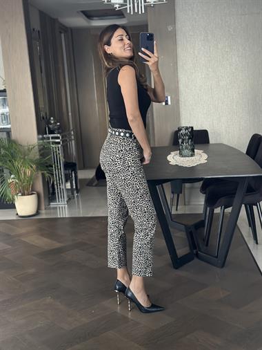 Vizon Leopar Desen Marka Model Kesik Paça Boy Fit Kadın Jean Pantolon