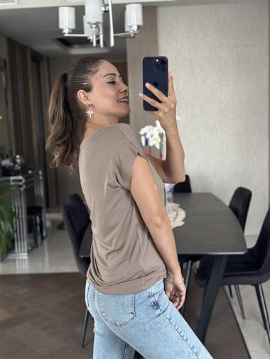 Vizon V Yaka Kısa Yarasa Kol Basic Kadın T-Shirt