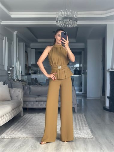 Yağ Yeşili Halter Yaka Beli Broşlu Kadın Tulum
