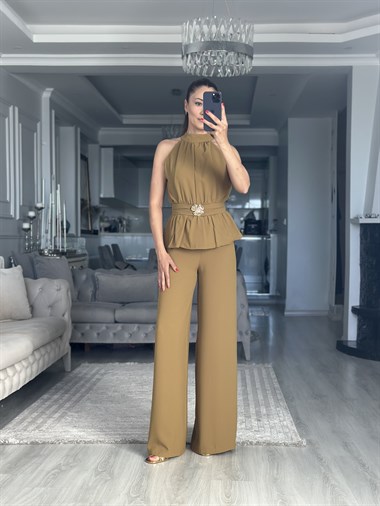 Yağ Yeşili Halter Yaka Beli Broşlu Kadın Tulum