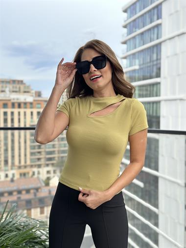 Yağ Yeşili Kısa Kol Bisiklet Yaka Önü Dekolteli Kadın Bluz