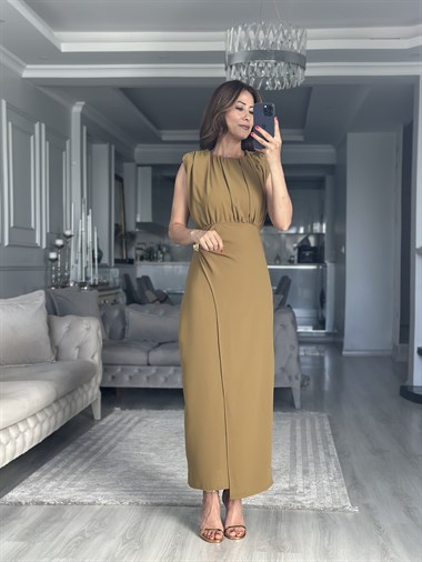 Yağ Yeşili Vatkalı Yandan Broş Detaylı Maksi Boy Kadın Elbise