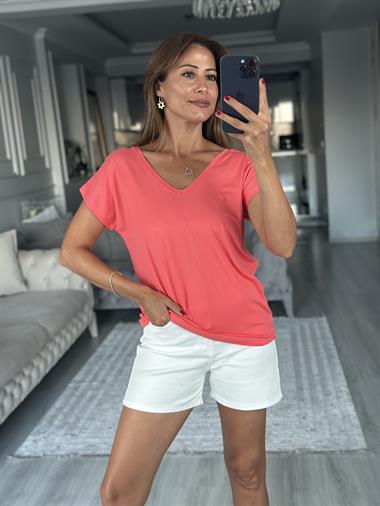 Yavruağzı Ön Arka V Yaka Kısa Yarasa Kol Kadın T-Shirt