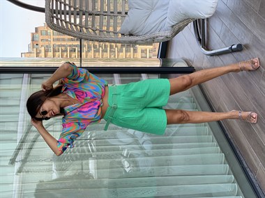 Yeşil Çift Pilili Kemerli Keten Kadın Şort