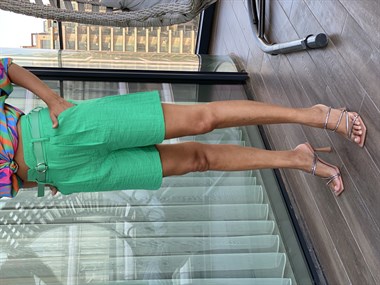 Yeşil Çift Pilili Kemerli Keten Kadın Şort