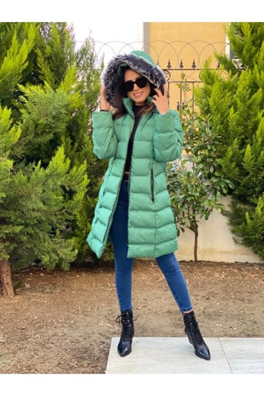 Yeşil Kapüşonlu Kürklü Mont