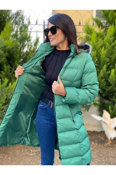 Yeşil Kapüşonlu Kürklü Mont