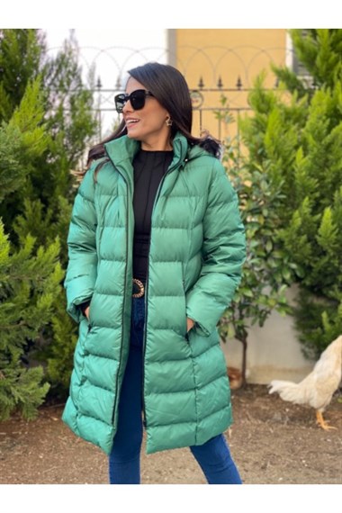 Yeşil Kapüşonlu Kürklü Mont