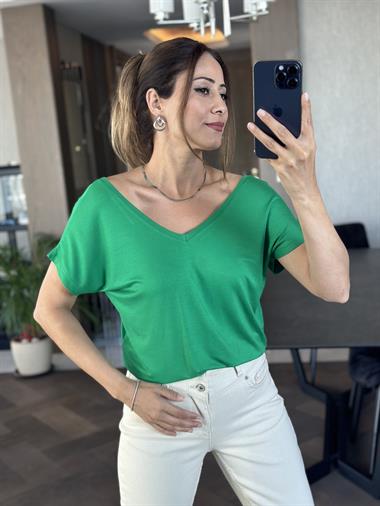 Yeşil Ön Arka V Yaka Kısa Yarasa Kol Kadın T-Shirt