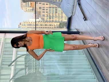 Yeşil Önü Kapaklı Düğmeli Kadın Şort Etek